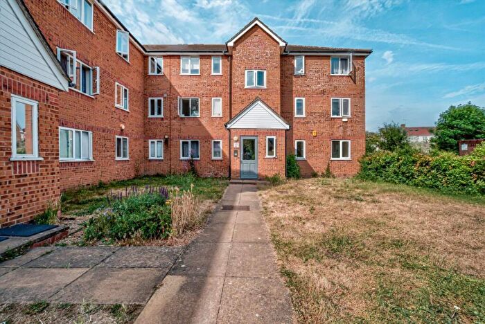 2 Bedroom Flat To Rent In Brindley Close, Ealing, HA0