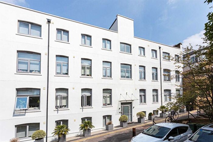 2 Bedroom Flat To Rent In Bellina Mews, Kentish Town, NW5