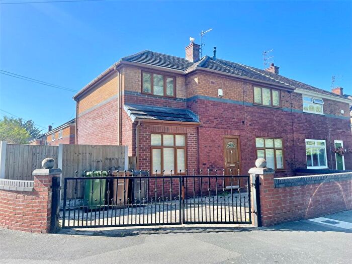 3 Bedroom Semi Detached House To Rent In Broad Hey, Netherton, L30