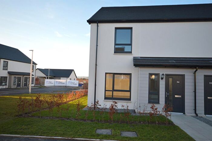 3 Bedroom Semi-Detached House To Rent In Torrance Place, IV2