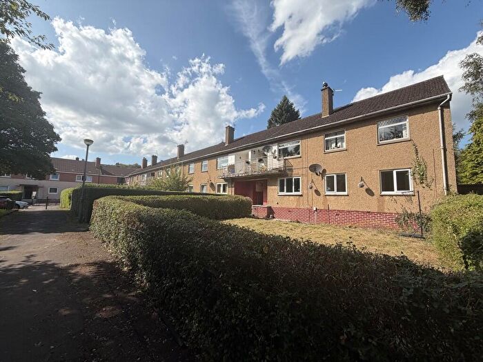 3 Bedroom Apartment To Rent In Howgate Avenue, Drumchapel, G15
