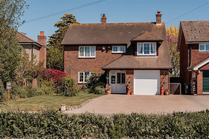 4 Bedroom Detached House For Sale In Longmete Road, Preston, Canterbury, CT3