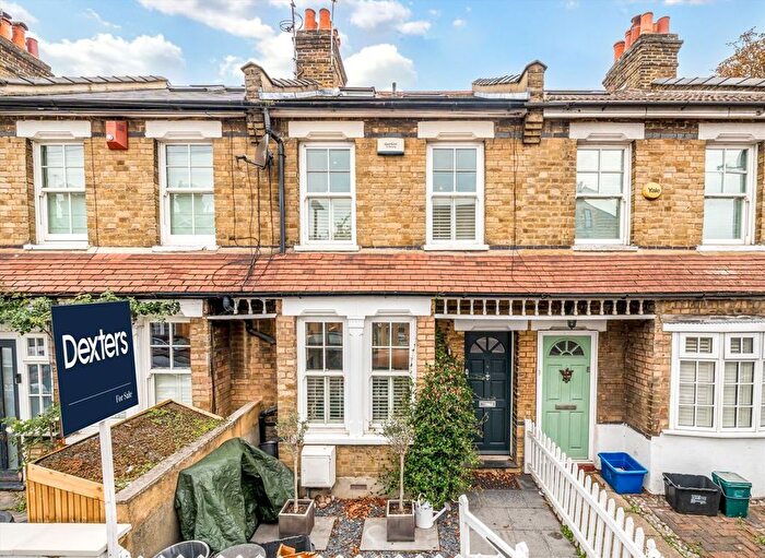 3 Bedroom Property For Sale In Brook Road, St Margarets, TW1