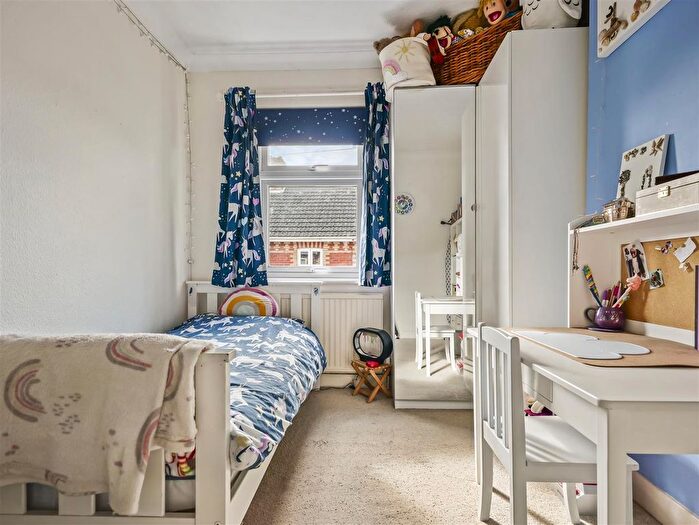 2 Bedroom Terraced House For Sale In Beaconsfield Road, Christchurch, BH23