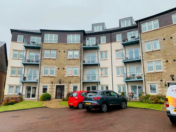 3 Bedroom Flat To Rent In Rosebank Gardens Largs, KA30