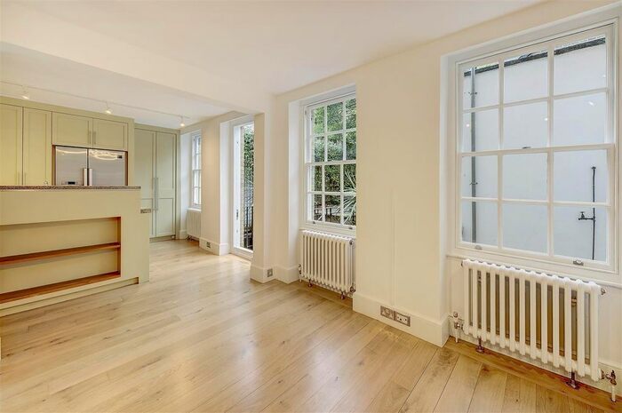 5 Bedroom Maisonette To Rent In Cheyne Walk, Chelsea, London, SW3