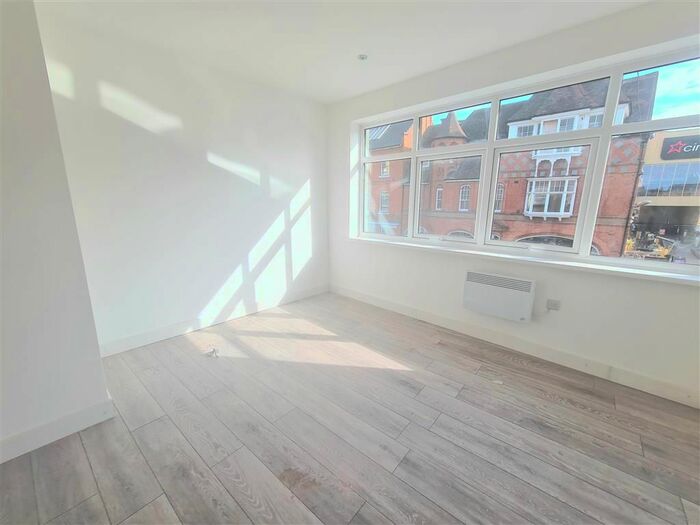 3 Bedroom Flat To Rent In Baxter Gate, Loughborough, LE11