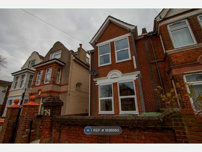 6 Bedroom Semi-Detached House To Rent In Wilton Avenue, Southampton, SO15