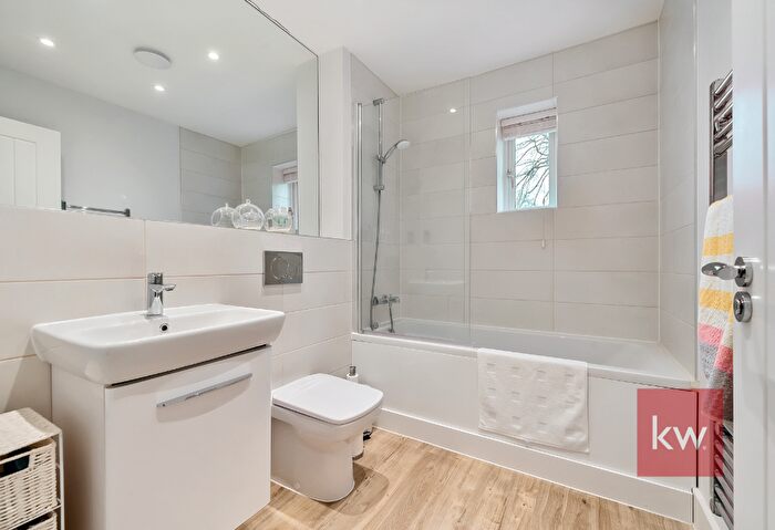 2 Bedroom End Of Terrace House For Sale In Chiltern Gardens, Reading, Oxfordshire, RG8
