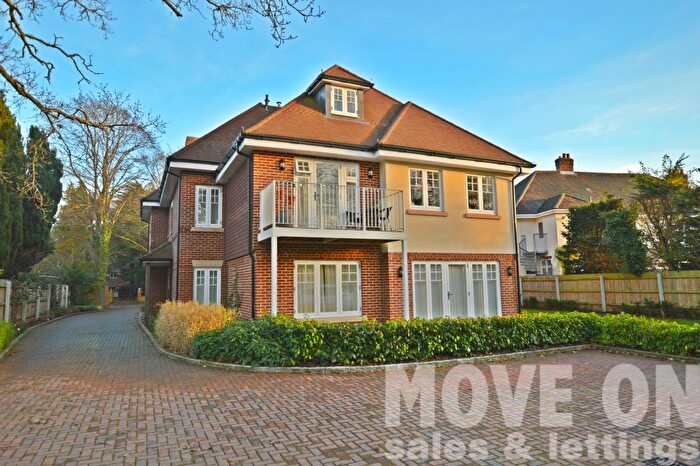 2 Bedroom Apartment To Rent In Glenferness Avenue, Bournemouth, Dorset, BH4