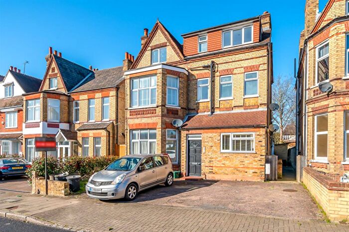 1 Bedroom Flat To Rent In The Avenue, Bickley, Bromley, BR1