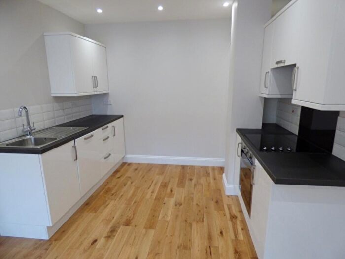 1 Bedroom Flat To Rent In Leatherhead, KT22