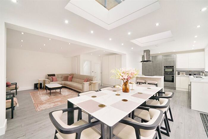 5 Bedroom Semi-detached House To Rent In Edwards Avenue, Ruislip, HA4