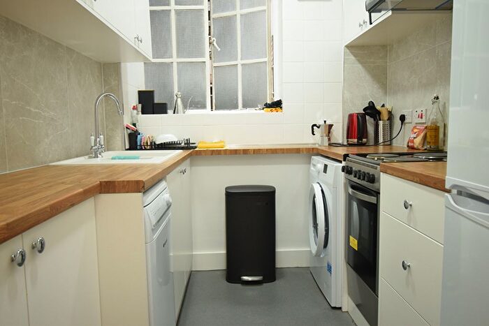 2 Bedroom Flat To Rent In Brompton Road, London, SW3 - Photo 3
