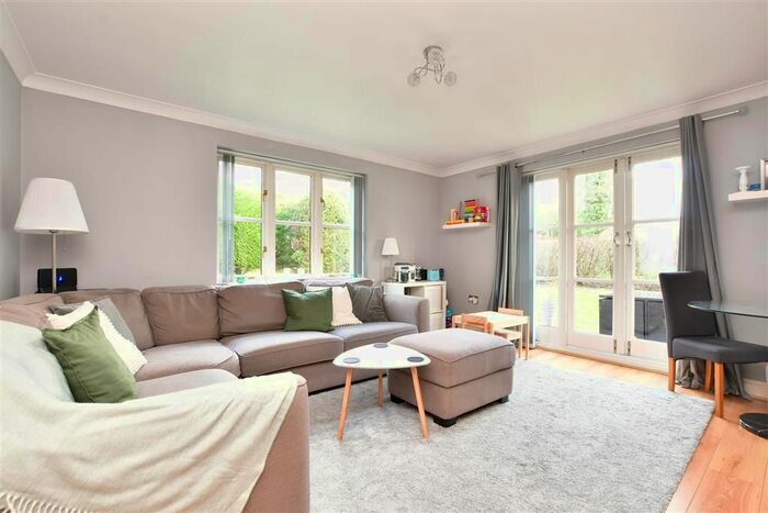 2 Bedroom Flat For Sale In Eastbourne Road, South Godstone, Godstone, Surrey, RH9
