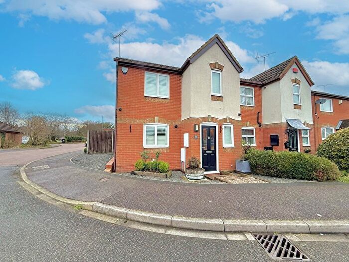 3 Bedroom End Terrace House For Sale In Copperfields Close, Houghton Regis, LU5
