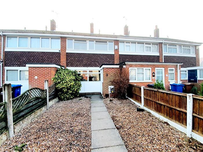 3 Bedroom Town House To Rent In Harper Avenue, Burton-on-Trent, DE13