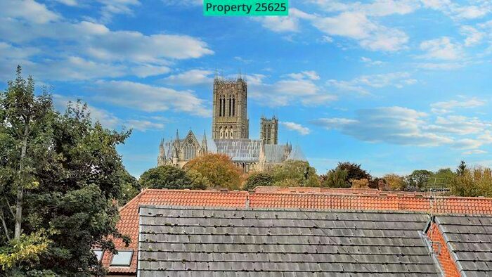 3 Bedroom Apartment To Rent In The Cloisters, Lincoln, LN2