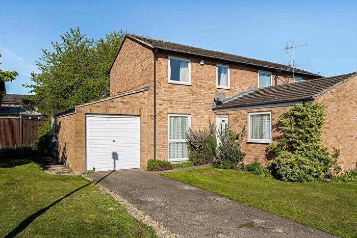 3 Bedroom Semi Detached House For Sale In Hiskins, Wantage, OX12