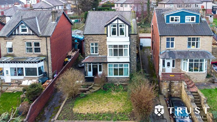 5 Bedroom Detached House For Sale In Bradford Road, Batley, WF17