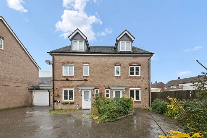 4 Bedroom Semi Detached House For Sale In Nine Acres Close, Hayes, UB3