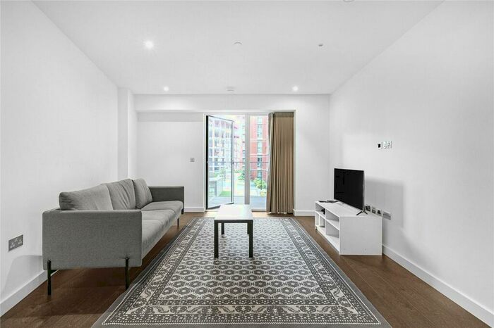 2 Bedroom Apartment To Rent In Lanchester Way, London, SW11