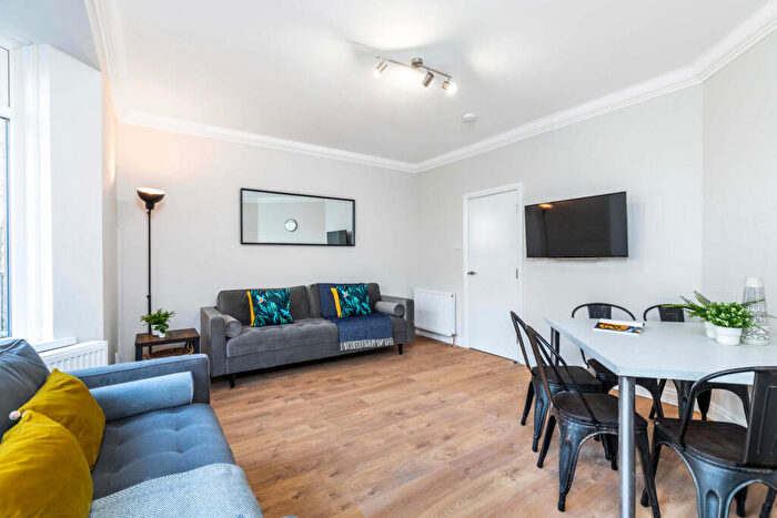 6 Bedroom House To Rent In Hartley Avenue, Leeds, LS6