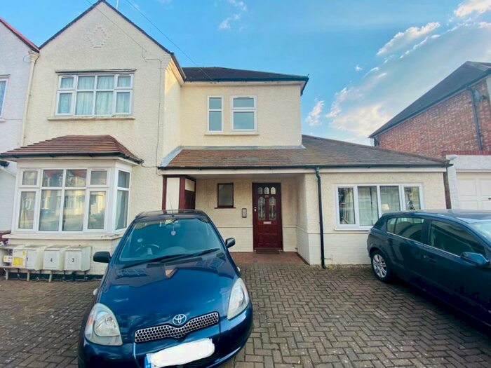 1 Bedroom Flat To Rent In Nibthwaite Road, Harrow, HA1