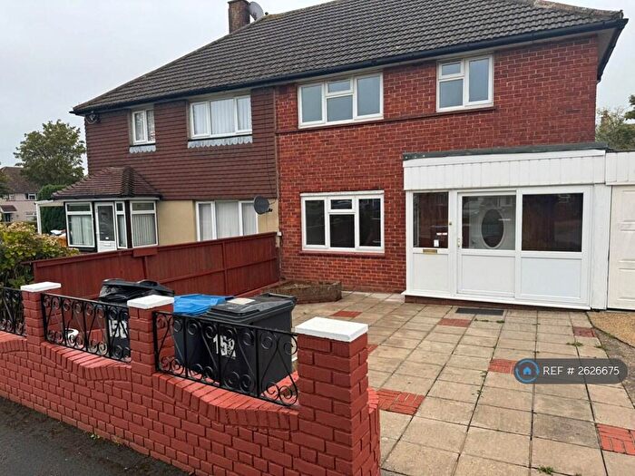 3 Bedroom Semi-Detached House To Rent In Homestead Way, New Addington, Croydon, CR0