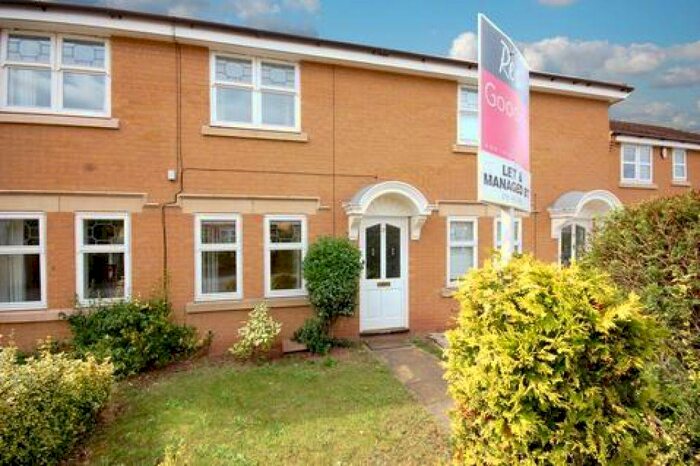 2 Bedroom Town House To Rent In Oxendale Close, Gamston, Nottingham, NG2