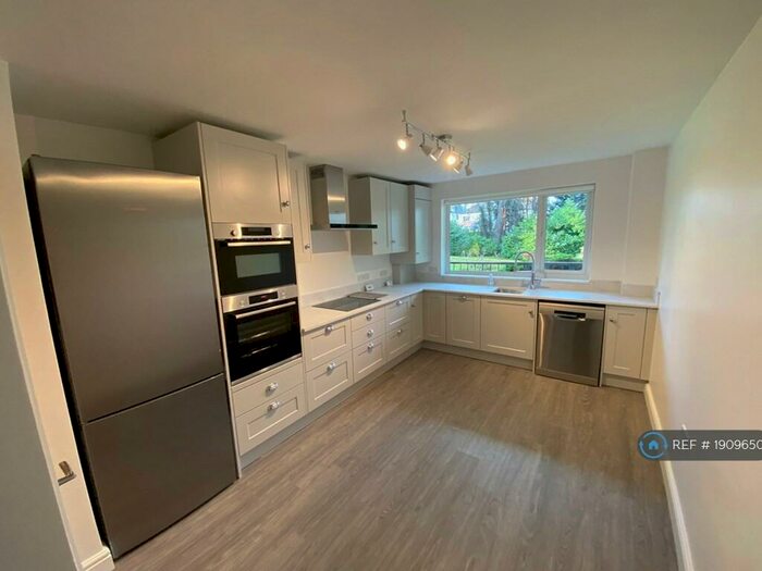 3 Bedroom Flat To Rent In Fairfield, London, N20