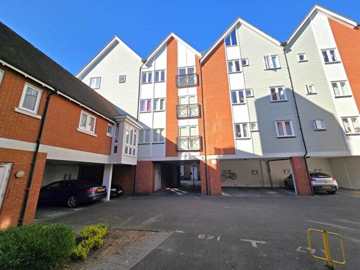 2 Bedroom Apartment To Rent In Back Lane, Canterbury, CT1