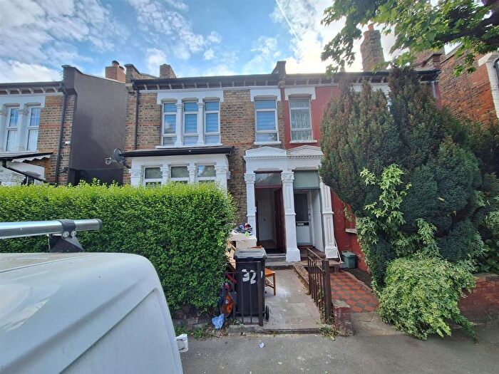 2 Bedroom Flat To Rent In Wightman Road, Hornsey, London, N8