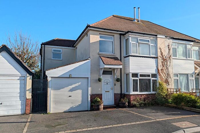 4 Bedroom Semi Detached House For Sale In Windsor Road, Portchester, PO16