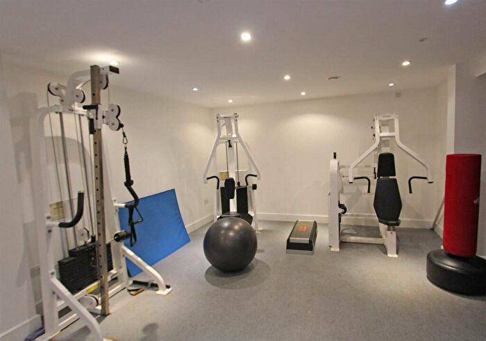 2 Bedroom Apartment To Rent In Kingswood, KT20