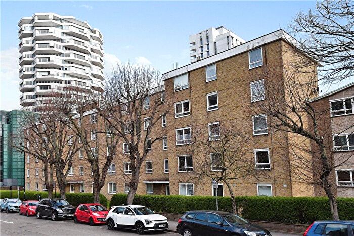 Flat To Rent In Harrington Court, Croydon, CR0