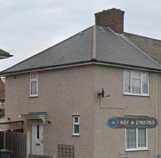 2 Bedroom End Of Terrace House To Rent In Peartree Gardens, Dagenham, RM8
