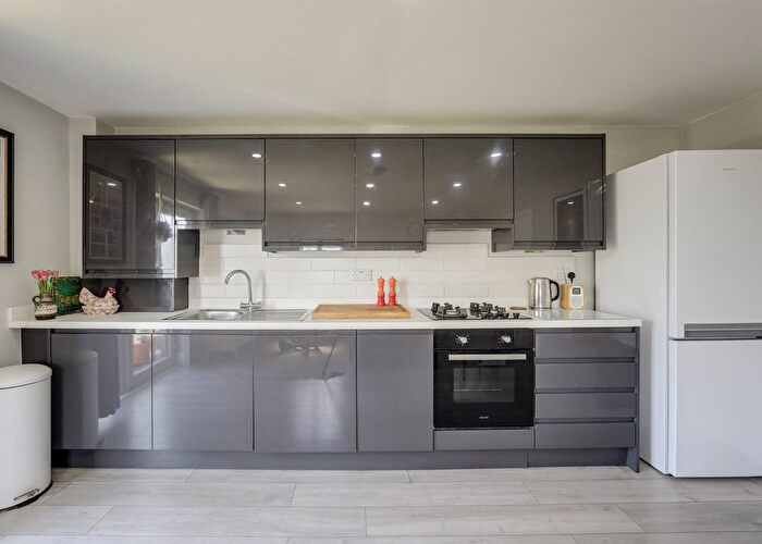1 Bedroom Flat For Sale In - Brockley Rise, Forest Hill, London, SE23
