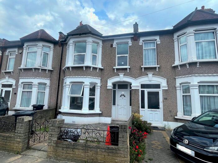 3 Bedroom Property To Rent In Cobham Road, Ilford, IG3
