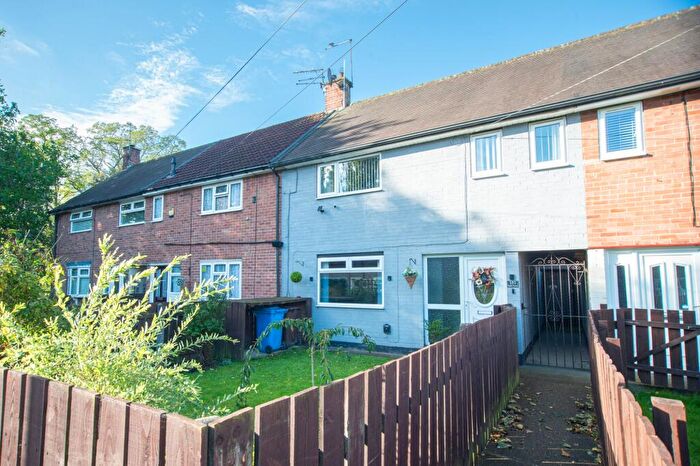 3 Bedroom Terraced House For Sale In Elgar Road, Hull, HU4