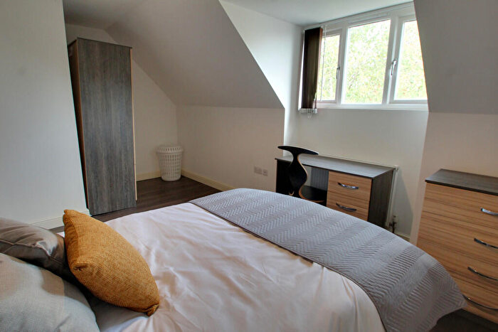 2 Bedroom End Of Terrace House To Rent In Westcotes Drive, Leicester, LE3