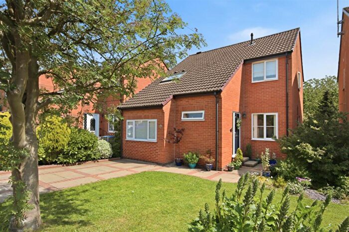 4 Bedroom Detached House For Sale In Highland Road, New Whittington, Chesterfield, S43