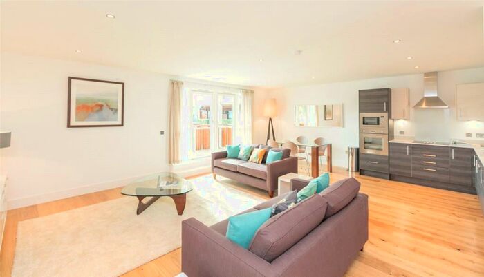 2 Bedroom Flat To Rent In Brandfield Street, Edinburgh, EH3
