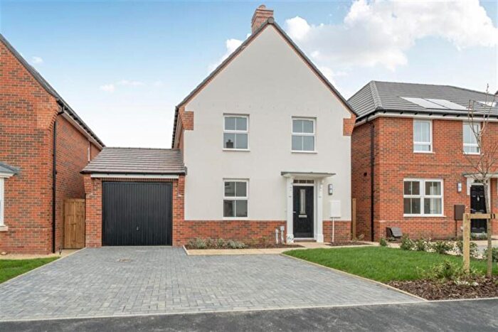 4 Bedroom Detached House To Rent In Bedroom Detached House In Higham Crescent, Aylesbury, HP22
