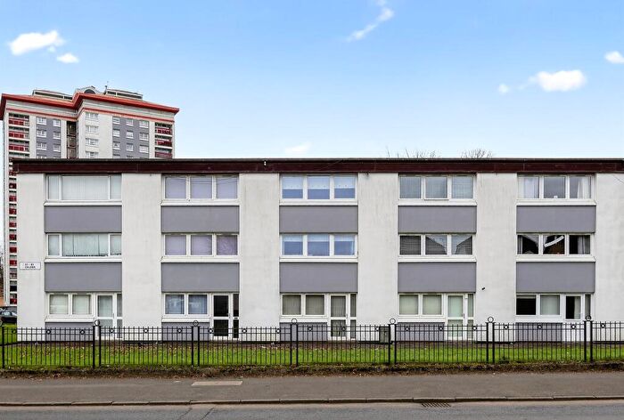 2 Bedroom Maisonette For Sale In Calside, Paisley, PA2