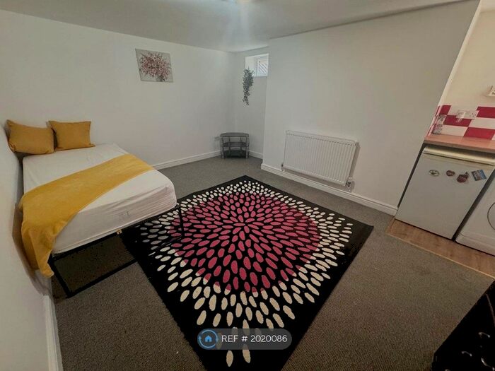 Studio To Rent In Wakefield, Wakefield, WF1