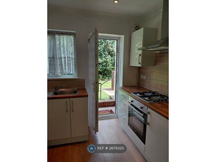 3 Bedroom Flat To Rent In Holloway Avenue, Bournemouth, BH11