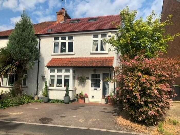 4 Bedroom Semi-Detached House To Rent In Hag Hill Lane, Taplow, Maidenhead, SL6