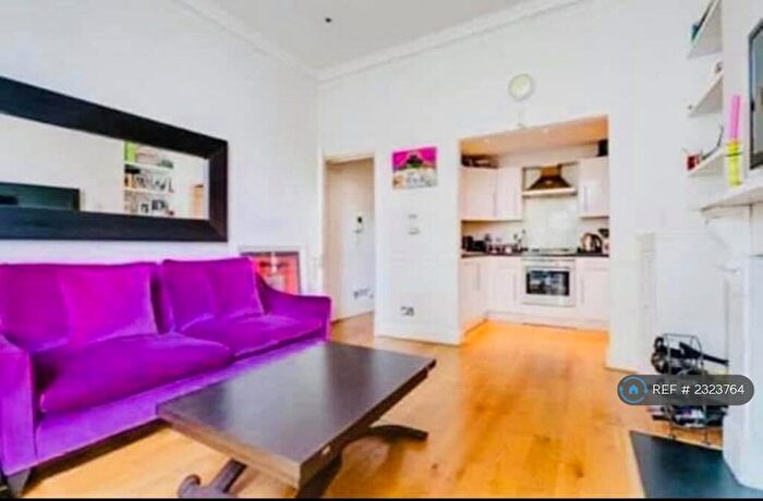 2 Bedroom Flat To Rent In Mulberry Lodge, London, SW10