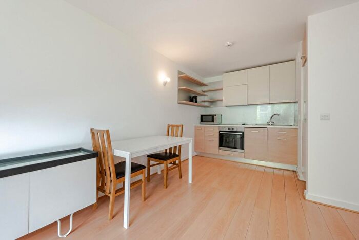 2 Bedroom Flat To Rent In Deals Gateway, London, SE13